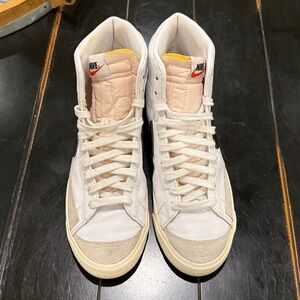 Nike Blazers Sneakers in White and Black